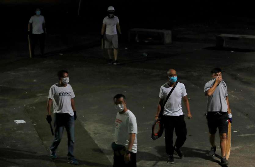Hong kong हांगकांग: लोकतंत्र समर्थकों की भीड़ पर हमला, 45 लोग घायल
