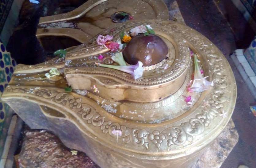 Miraculous temple of Lord Shiva, Devatelab रहस्यमयी है यह शिवलिंग, दिन में चार बार बदलता है रंग, श्रद्धालुओं का लगता है तांता