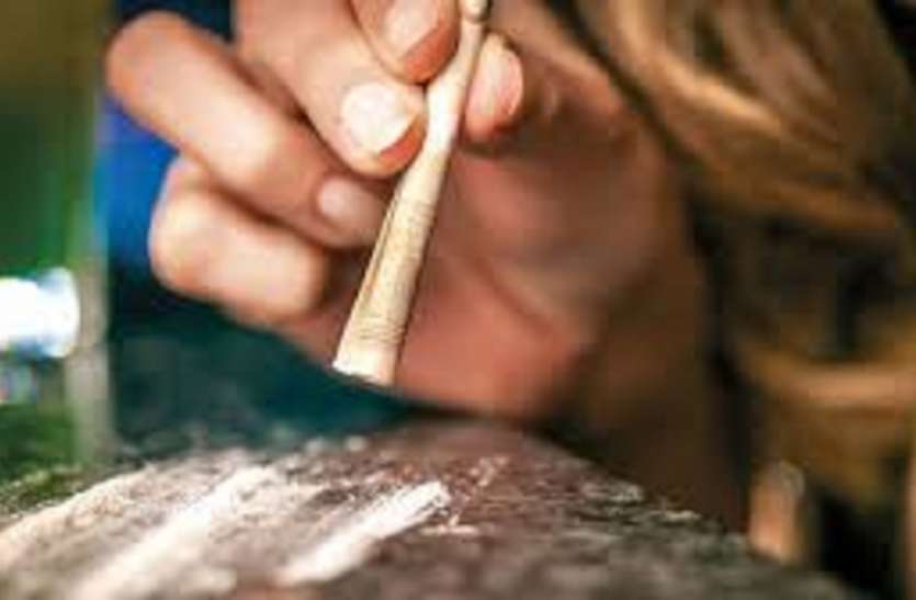 kolkata west bengal मालदह में हथियार व मादक पदार्थ के 4 तस्कर गिरफ्तार