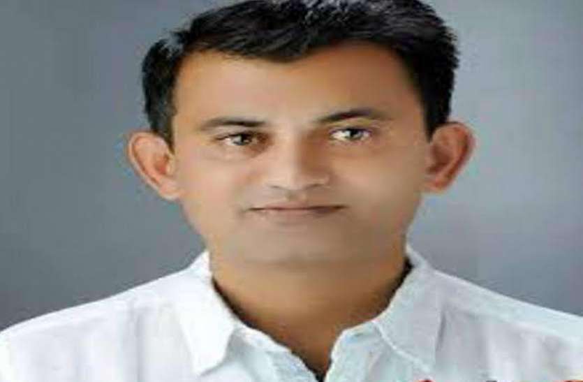 paresh dhanani 'निजी बीमा कम्पनियों ने कमाया 3279 करोड़ का मुनाफा'