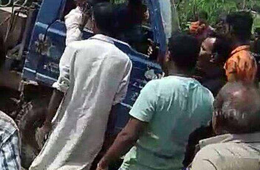Abuse of satna corporation employees अतिक्रमणकारियों ने रोके निगम के वाहन, कर्मचारियों से की गाली-गलौज