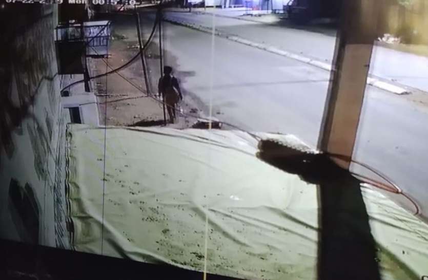 Stolen in two shops in Nokha दुकान के ताले तोड़ हजारों का सामान व नकदी पार