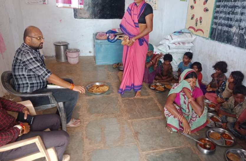 sheopur कम वजन के बच्चे देख सीडीपीओ ने लगाई आंगनबाड़ी कार्यकर्ता को फटकार