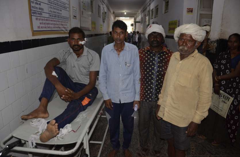 jj लेन-देन को लेकर बात नहीं बनी तो चले लट्ठ और पत्थर, दर्जनभर घायल