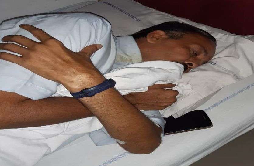 gangapurcity news पायलट की बिगड़ी तबियत, पांच मिनट रुकी दुरंतो