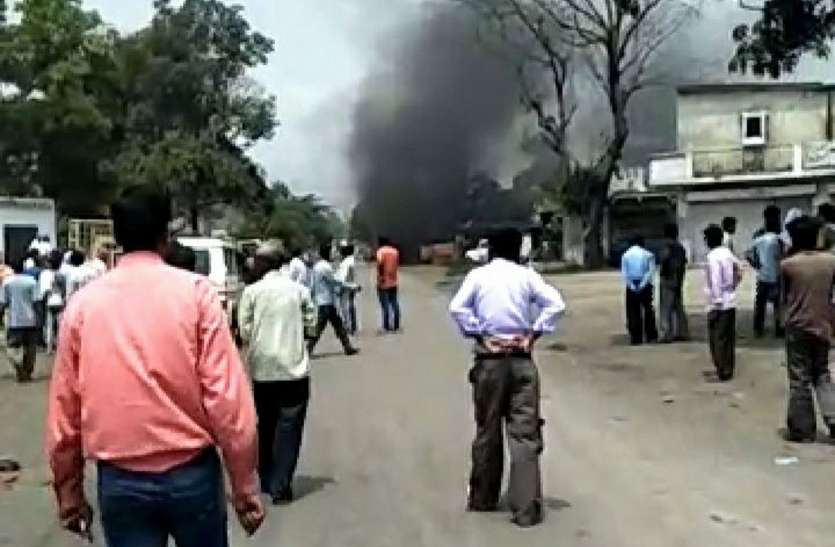 Diesel tanker fire, two die डीजल टैंकर में लगी आग, चालक और मिस्त्री जिंदा जले