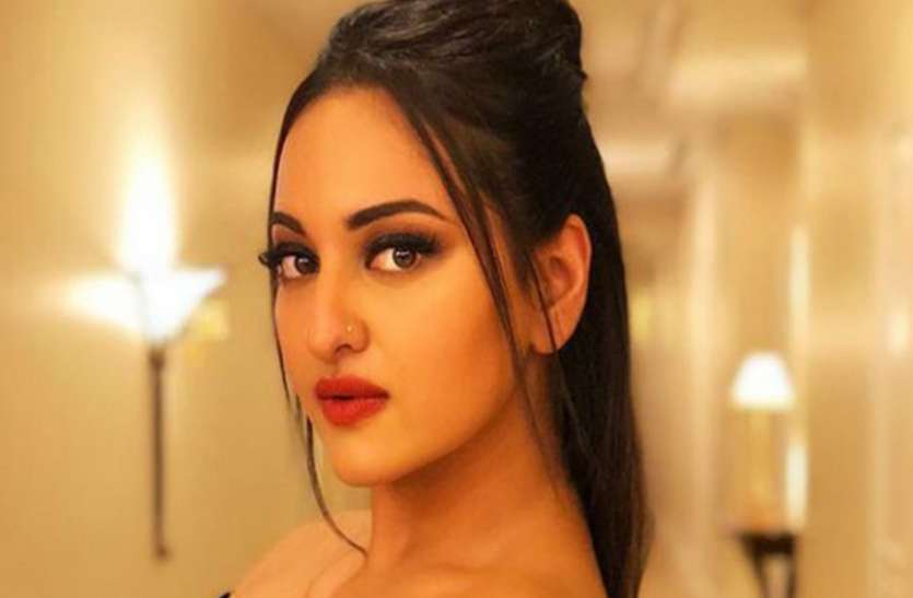 moradabad बढेंगी सोनाक्षी सिन्हा की मुश्किलें, धोखाधड़ी के मामले में मुरादाबाद किया जाएगा तलब
