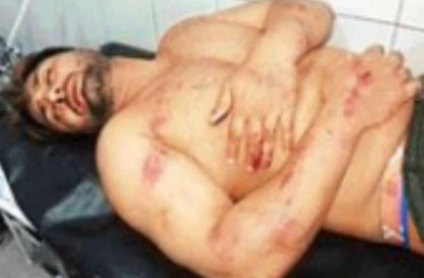 meerut महिला दरोगा के बेटों ने साथियों के साथ मिलकर की व्यापारी की जमकर पिटार्इ, सड़क पर घंटेभर रही अराजकता