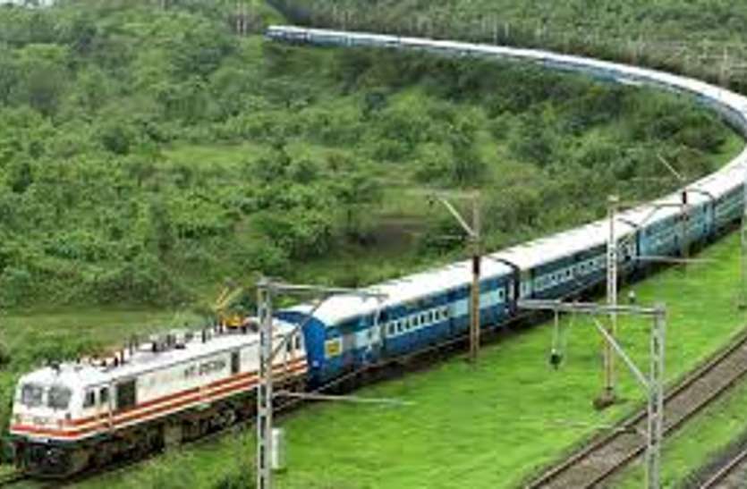 Many trains canceled due to Jabalpur station yard remodeling ट्रेन में यात्रा का बना रहे हैं मूड़ तो जरूर पढ़ें ये खबर: 1 माह के लिए रद्द हुई 2 दर्जन से अधिक ट्रेनें, कई का बदला रूट तो कई हुईं शॉर्ट टर्मिनेट