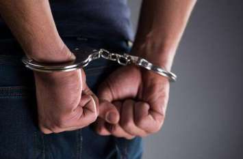 police arrested thief on whom reward of ten thousand was announced मैनपुरी निवासी शातिर पेशेवर लुटेरा आया पुलिस गिरफ्त में, इतना इनाम था घोषित