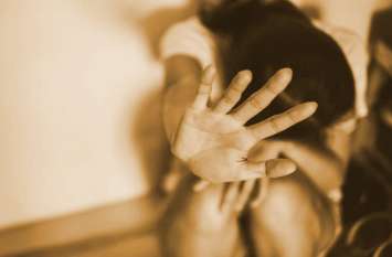 policeman raped another policeman's minor daughter make ashlil video पुलिसकर्मी ने दूसरे पुलिसकर्मी की नाबालिग बेटी के साथ किया रेप, वीडियो बनाकर दी वायरल करने की धमकी फिर...