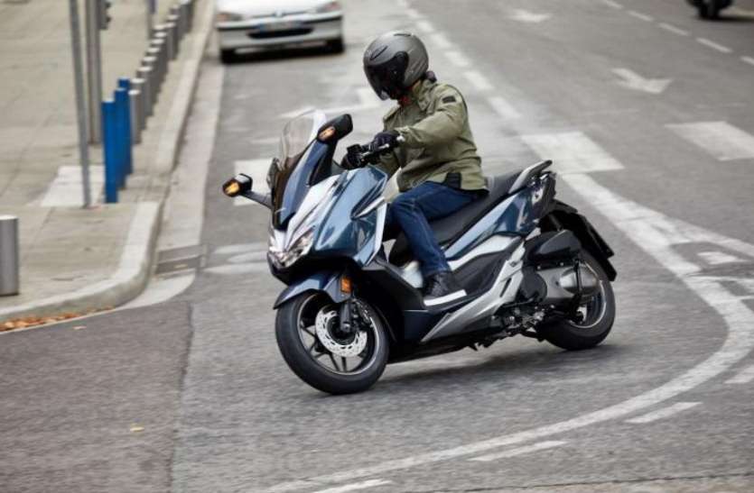 Forza 300 Forza 300 मैक्सी स्कूटर को भारत में लॉन्च करेगी Honda
