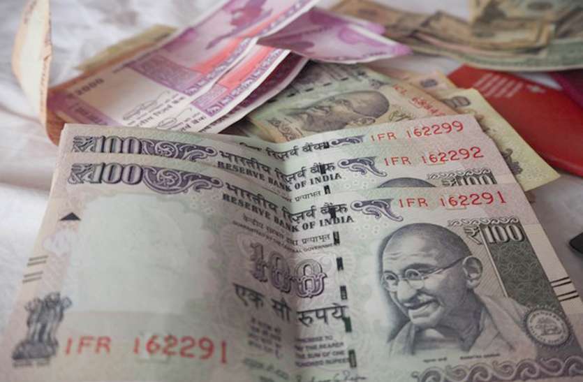 If not school, then why pay two months' fees स्कूल लगा नहीं तो फिर क्यों दें दो माह की फीस