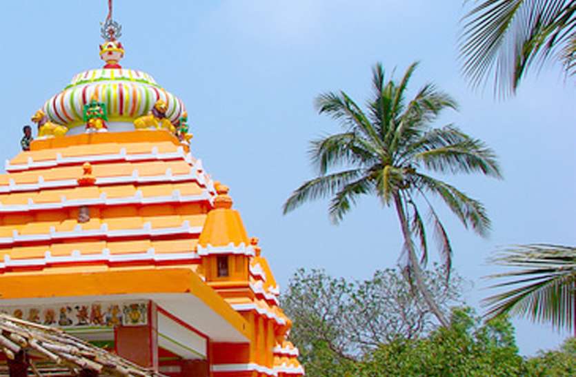 hanuman mandir बदबू के बीच रहने को मजबूर हनुमान जी, मास्क लगाकर भक्त करते हैं पूजा