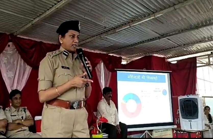 indore 'करीबी लोगों को बच्चियों के पास आने का मिल जाता है मौका, इसलिए बढ़ रहे दुष्कर्म' देखें वीडियो