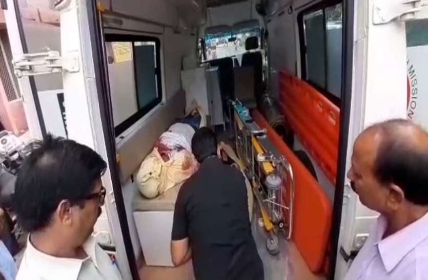 Accident Pilibhit Bareilly Highway Accident: पूर्णागिरि दर्शन कर लौट रहे एक ही परिवार के सात सदस्यों की मौत, बस से टकराई कार