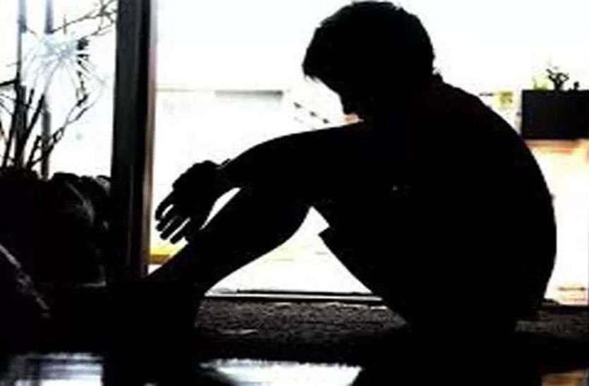 suicide बुजुर्ग पिता को अकेला छोड़ गया इकलौता बेटा, आश्रम में फंदे से मिला झूलता