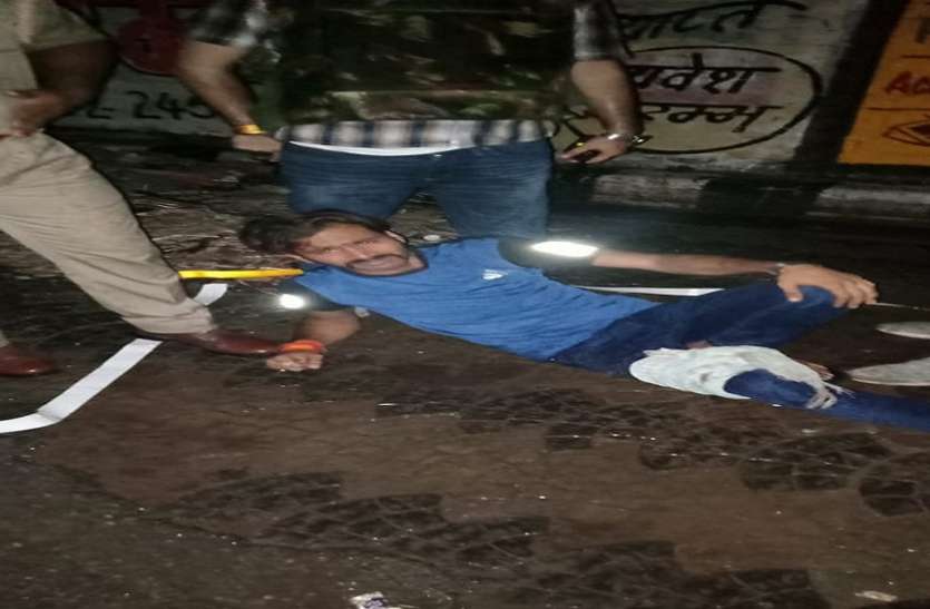 injured criminal भोर में हुए एनकाउंटर में शातिर बदमाश घायल, दरोगा को भी लगी गोली