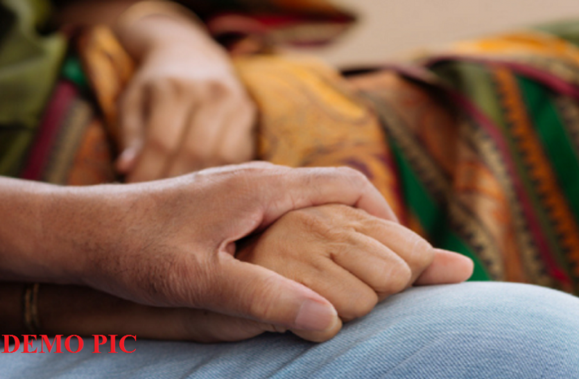 extra marital affair शादी के तीन दिन बाद ही गर्लफ्रेंड से चोरी-छिपे मिलने गया पति, क्रेडिट कार्ड ने खोली बेवफाई की पोल