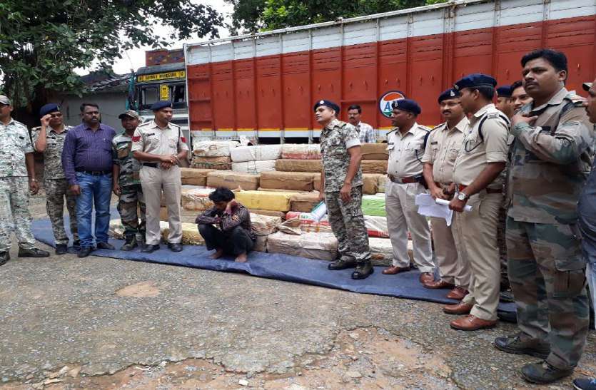 Ganja ट्रक में स्पेशल चेंबर बना 1700 किलो गांजा एमपी ले जाने फिराक में थे अंर्तराज्यीय गिरोह के आरोपी, पुलिस ने दबोचा