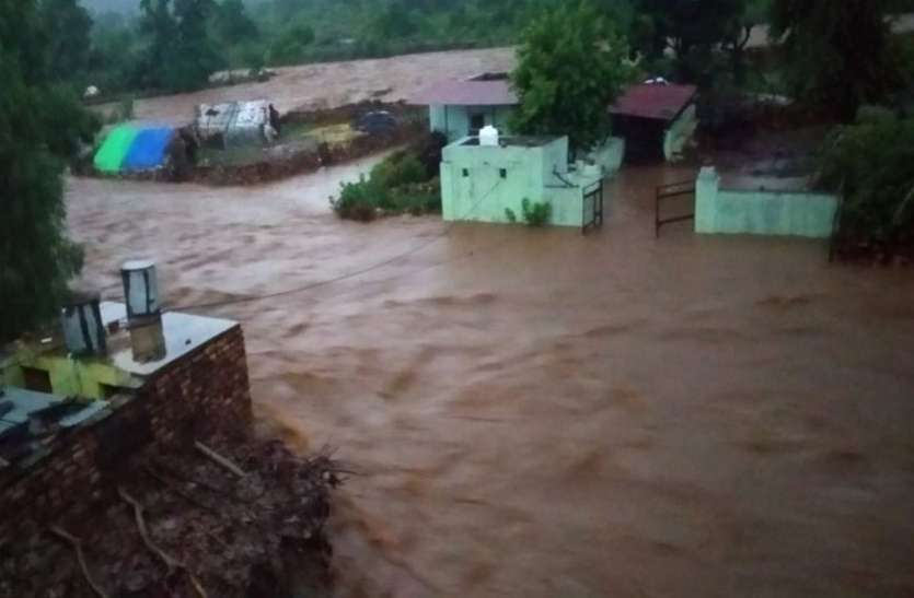 Weather News : हाड़ौती में इन्द्र की मेहर, मूसलाधार से उफने नदी-नाले Weather News : हाड़ौती में इन्द्र की मेहर, मूसलाधार से उफने नदी-नाले