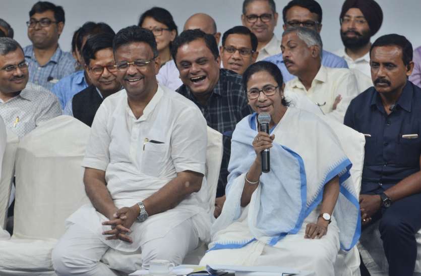 kolkata west bengal West Bengal: समीक्षा बैठक में CM Mamata Banerjee ने की योजनाओं पर चर्चा