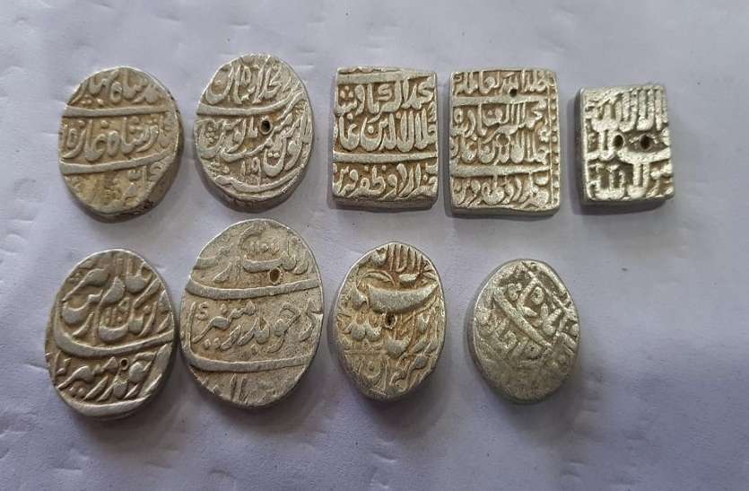 moradabad शिमला में मजदूरों को मिले थे एक बोरी मुगलकालीन चांदी के सिक्के, ऐसे खुला राज, देखें वीडियो