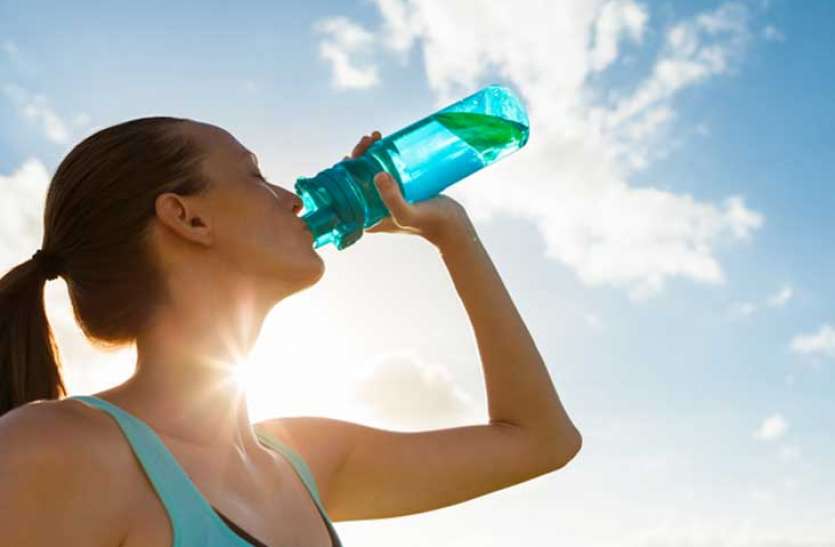 drink too much water ज्यादा पानी पीना भी हो सकता है जानलेवा, पेट समेत इन 10 अंगों के लिए है हानिकाारक