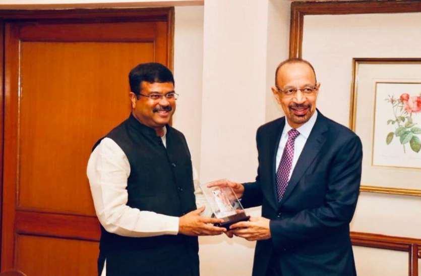 Saurdi Arab सऊदी अरब के उर्जा मंत्री से मिले धर्मेंद्र प्रधान, तेल के दाम को उचित स्तर पर रखने की मांग