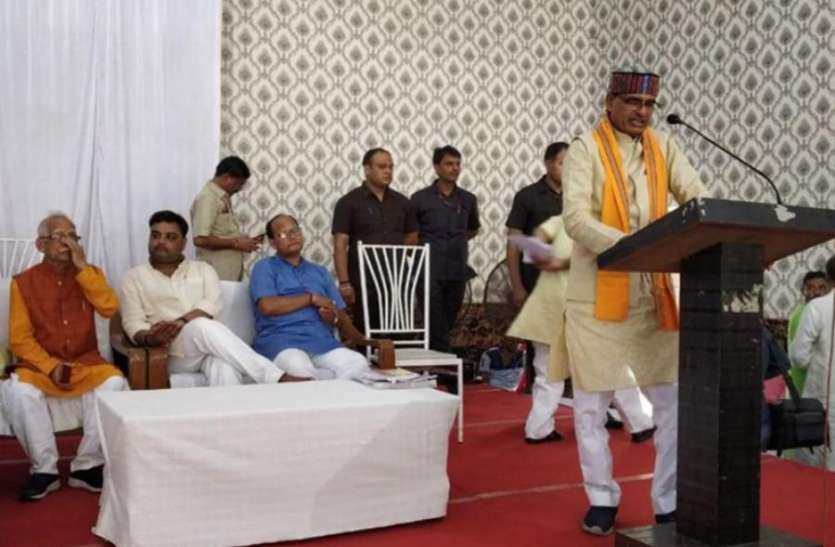 पूर्व सीएम शिवराज चौहान पूर्व सीएम शिवराज चौहान ने आजम खां और अखिलेश यादव को लेकर कही बड़ी बात, यूपी पहुंचे थे राष्ट्रीय सदस्यता संयोजक