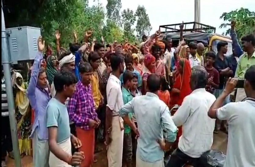 Sonbhadra Violence सोनभद्र में फिर हो सकता है उम्भा जैसा हादसा, 74 बीघे जमीन पर अचानक कब्जे के बाद मचा हड़कंप