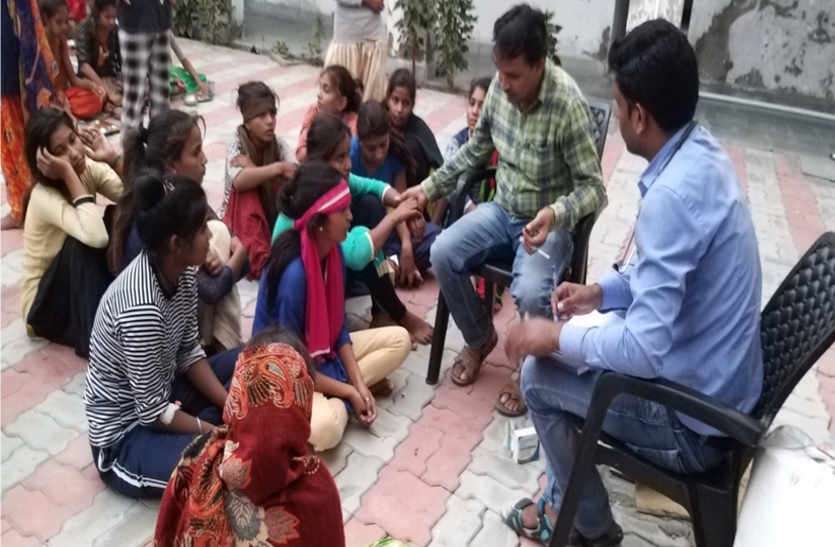 case of health 15 students deteriorated in bhilwara 15 छात्राओं तबीयत खराब होने का मामला: शिक्षा विभाग की टीम पहुंची छात्रावास, अधिकारियों ने की जांच, नहीं माना दूषित भोजन