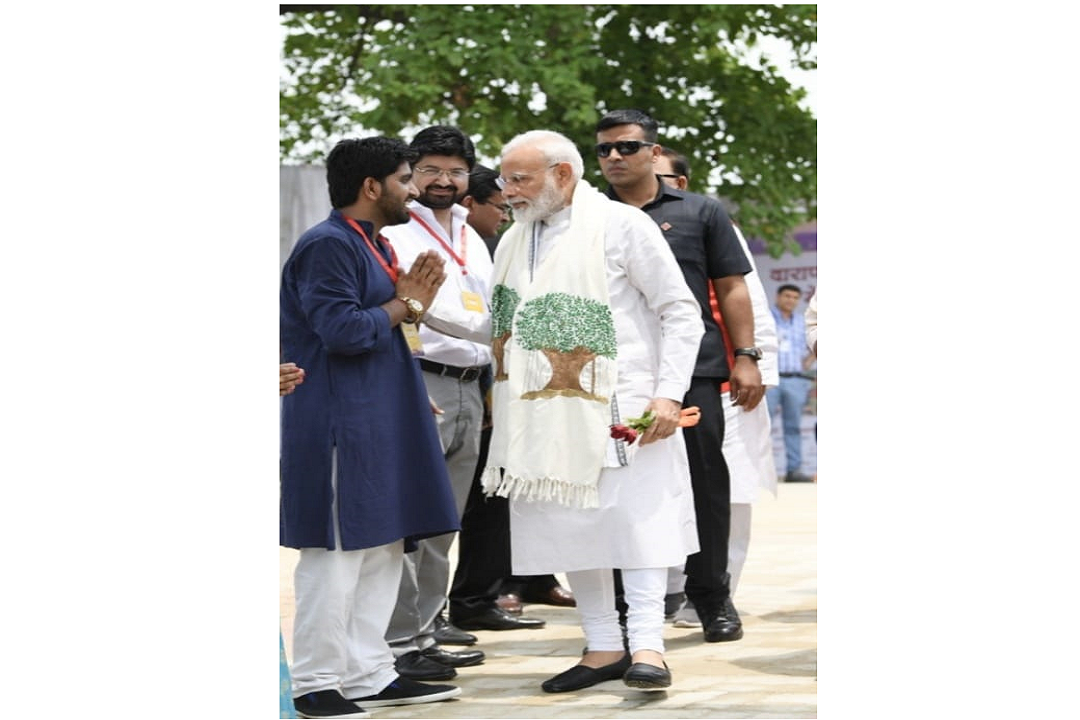 प्रधानमंत्री नरेंद्र मोदी संग सुमित