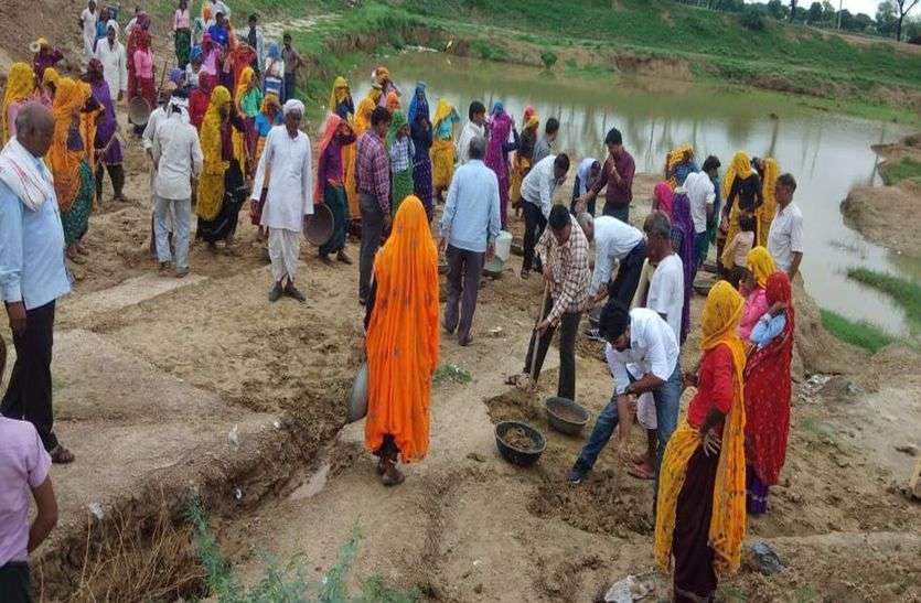 gangapurcity news किया श्रमदान, ली शपथ
