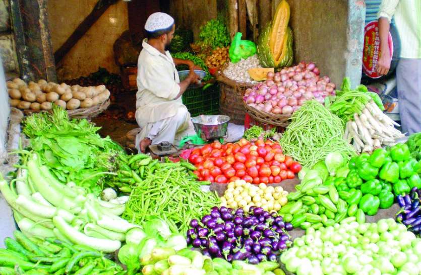 Garlic of Rs.150 kg and Tomato 60kg kg टमाटर हुआ लाल, हरी सब्जियों के दाम गिरे, जानें क्यों