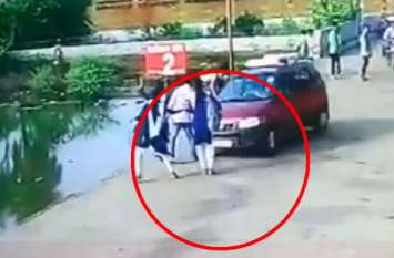 Viral video of speedy car running over a school girl यूपी में तेज रफ्तार कार ने छात्रा को मारी जोरदार टक्कर, विचलित कर देगा वीडियो