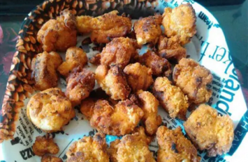 Four sick from eat pakora of mosquito kill powder in mirzapur दिव्यांग महिला ने बेसन की जगह इस चीज का बना दिया पकौड़ा, जानिए फिर क्या हुआ
