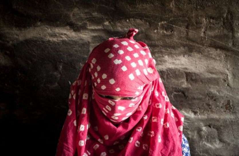 girl minor gangrape अपहरण कर 4 दरिंदों ने किया गैंगरेप, बिलखती नाबालिग को पुलिस ने देखा तब हुआ खुलासा