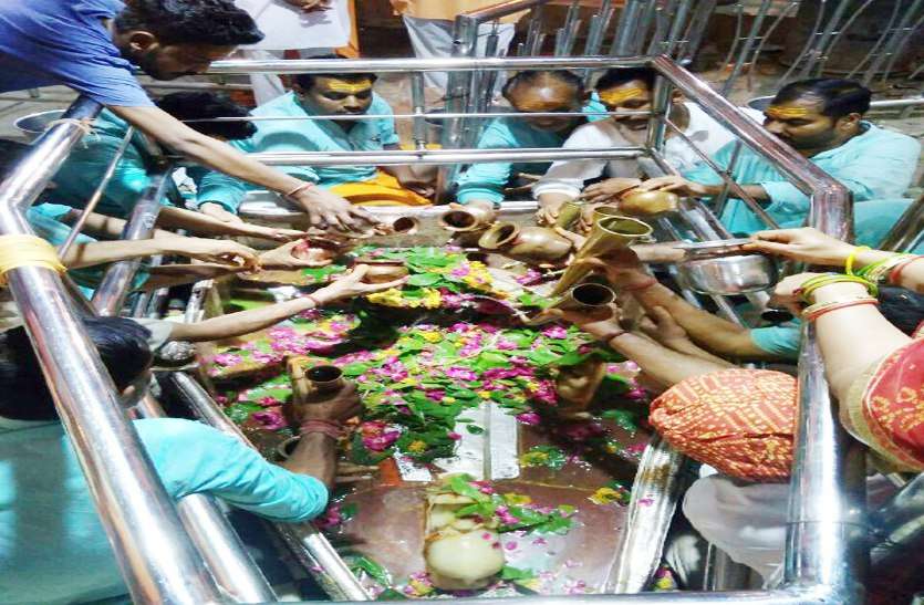 sawab ka somvar ki pooja सावन का दूसरा सोमवार आज, मंदिरों में होगा भोले का अभिषेक