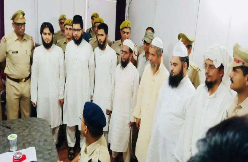 shamli Big Breaking: VIDEO: बीजेपी के इस फायर ब्रांड मंत्री के क्षेत्र में 4 विदेशी संदिग्ध गिरफ्तार, नाम बदल कर मदरसे में रह रहे थे सभी