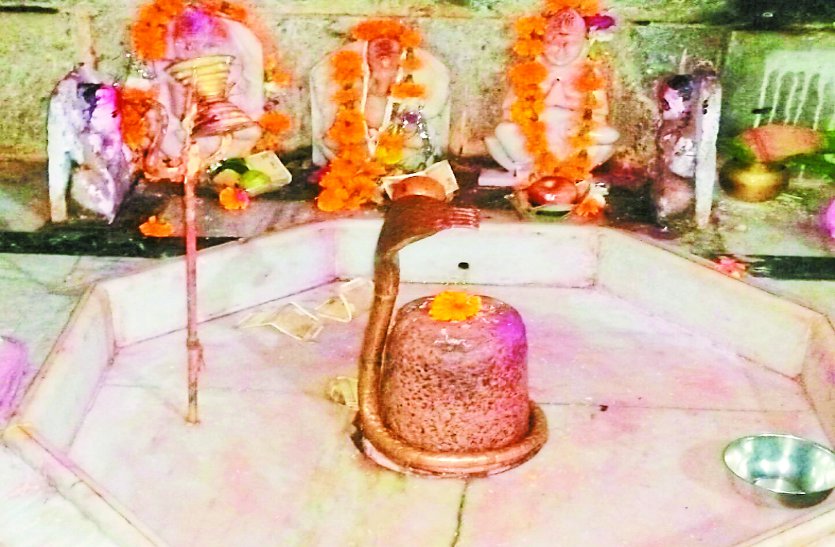 lord shiva तालाब किनारे निकली थी शिवजी की प्रतिमा, ऐसा है इस मंदिर का इतिहास