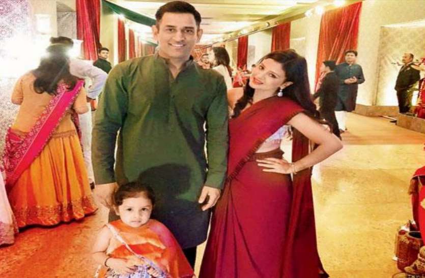 ms dhoni आम्रपाली ग्रुप विवाद में आखिर क्यों फंसते जा रहे धोनी और साक्षी ?