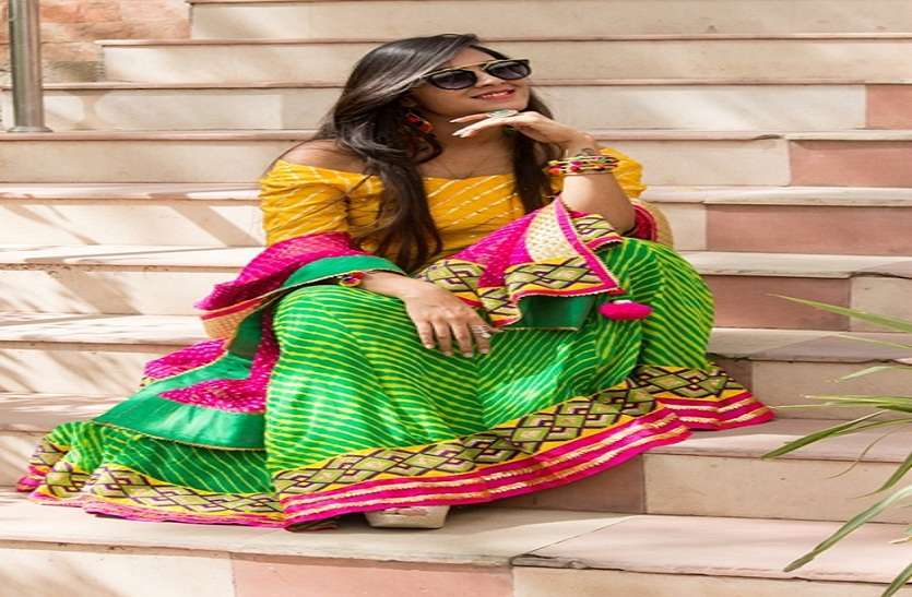 green saree सावन स्पेशल : आउटफिट ही नहीं एसेसरीज में भी हरा