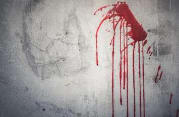 wife murdered by husband पति ने पत्नी की गला दबाकर की हत्या,खेत में शव को छुपाया