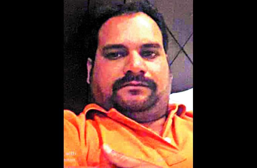 Crime news ये शख्स अय्याशी के लिए प्रेमी जोड़ों को दिलाता था लॉज, जब पहुंची पुलिस तो कमरों में GF-BF को देखकर