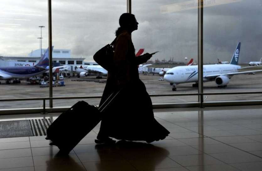 No travel restrictions on saudi women सऊदी अरब का ऐलान, अब महिलाओं को विदेश जाने के लिए नहीं लेनी होगी पुरुषों की अनुमति