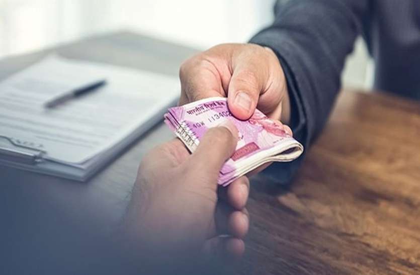 file Surat News : 18 साल पहले ली थी रिश्वत, अब इस अफसर को जाना होगा जेल
