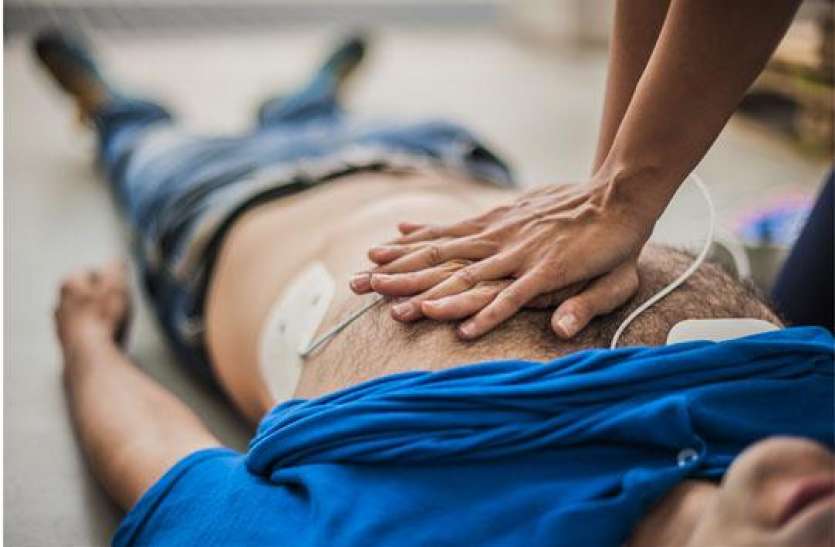 Heart Attack and Cardiac Arrest बाथरूम में ही आते हैं सबसे ज्यादा Heart Attack और Cardiac Arrest, जानें क्या है वजह