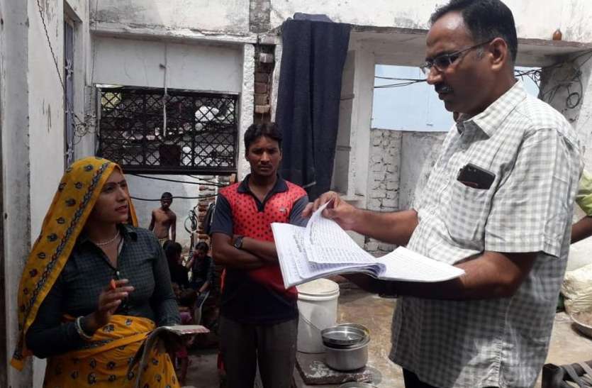 hindaun karauli news बच्चे रोजाना करते इंतजार,छह माह से नहीं बांंटा पोषाहार