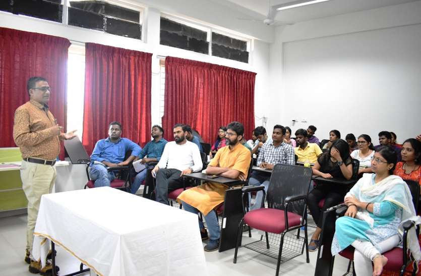 Munshi Premchand's birth anniversary प्रेमचंद के पात्र समाज में आज भी जीवित